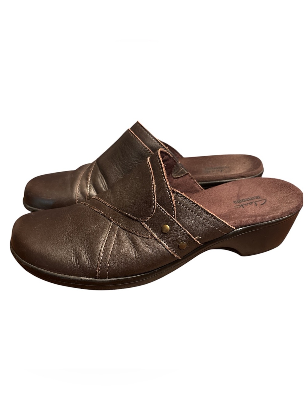 Clark’s brown leather slip-on mule clogs decorative brass rivets Size 8